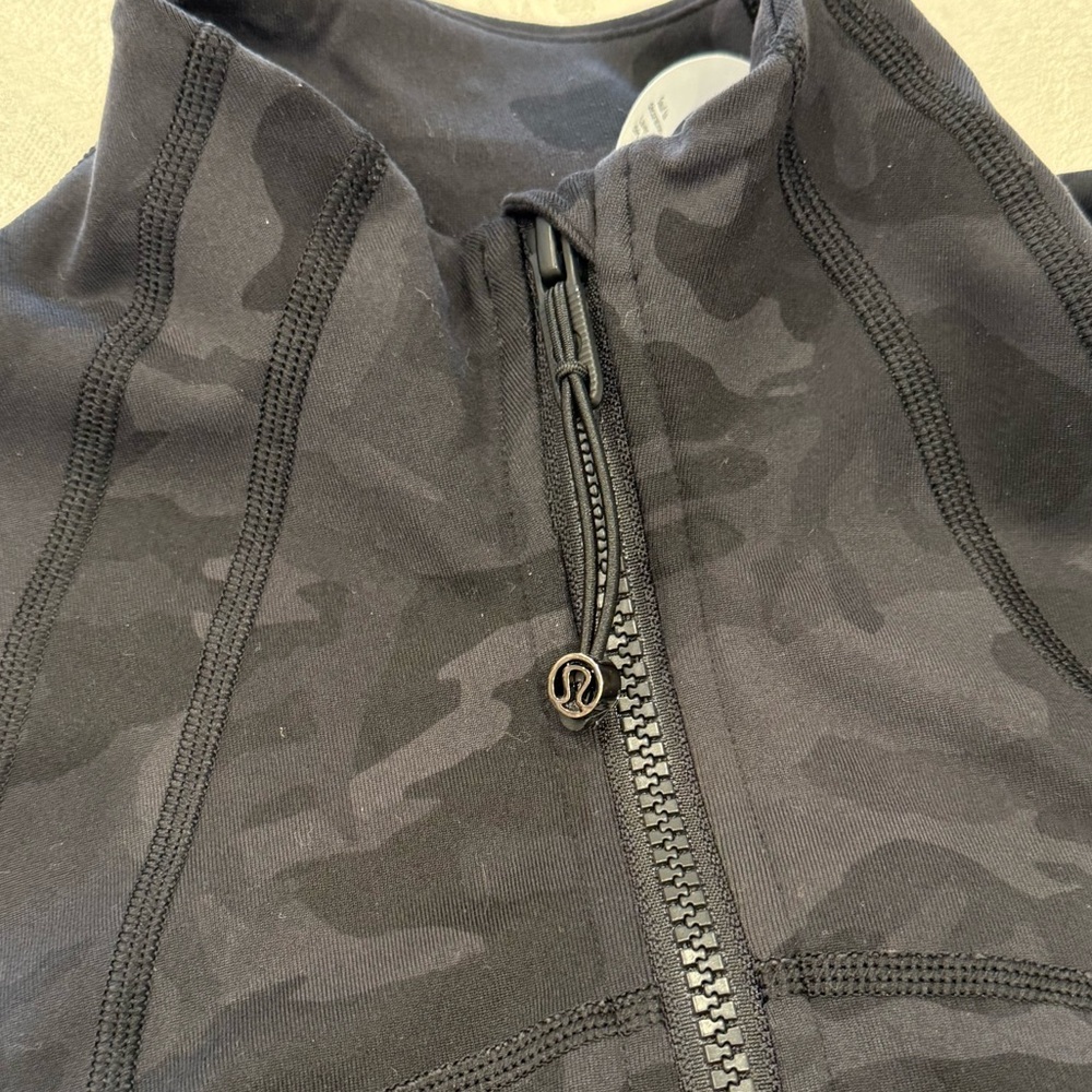 Lululemon camo black grey Define Luon jacket size 4 - Picture 5 of 7